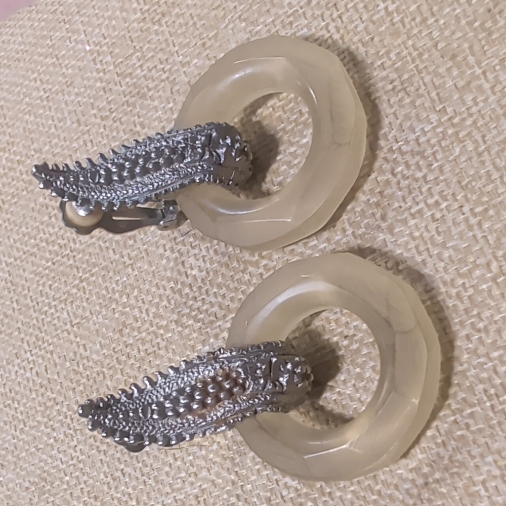 80s Vintage RJ Graziano Chunky Frosted Lucite Silver Statement Drop Clip Earring - Picture 2 of 9